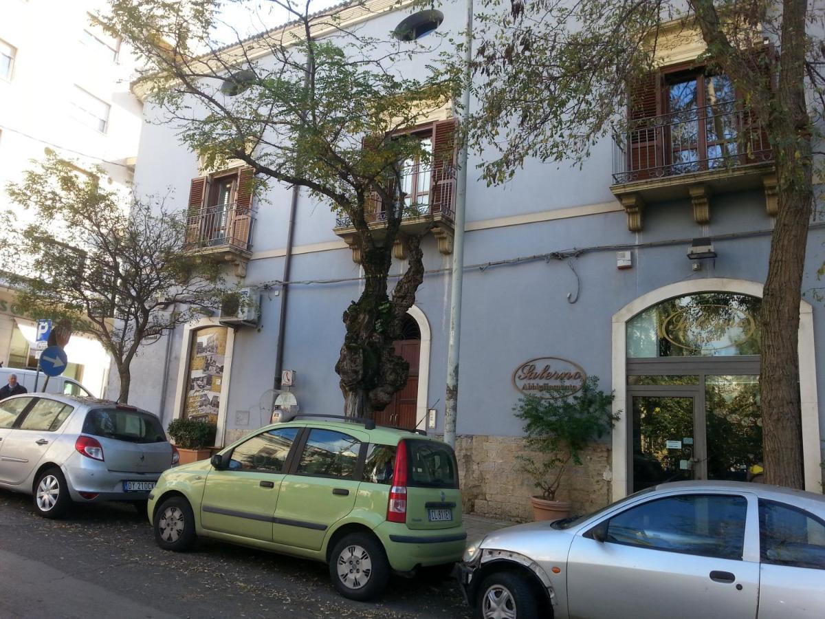 Palazzo Cosentino Bed & Breakfast Caltanissetta Eksteriør bilde